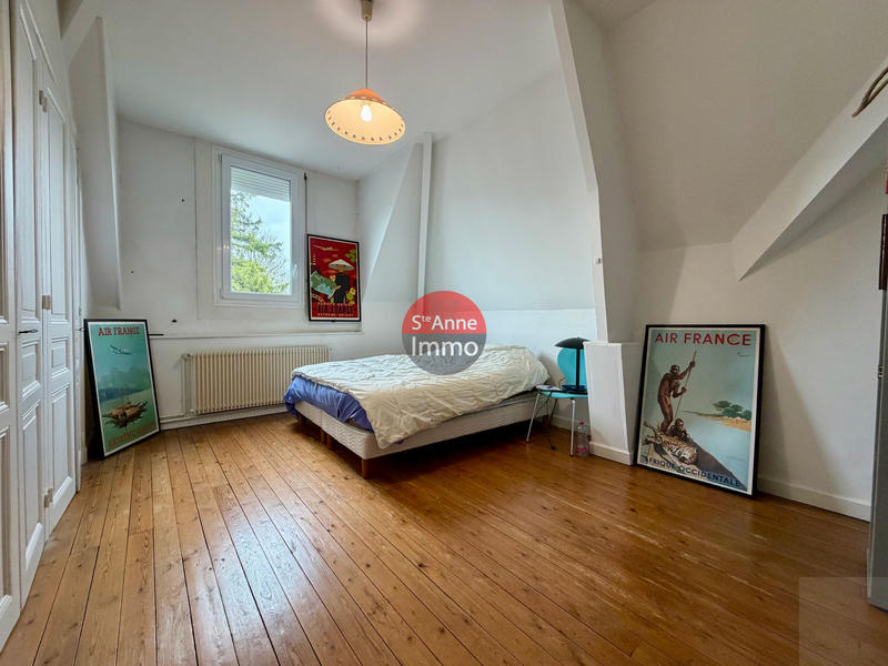 Maison - 260 m² - 10 pièces