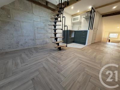 Studio - 14 m² - 1 pièce