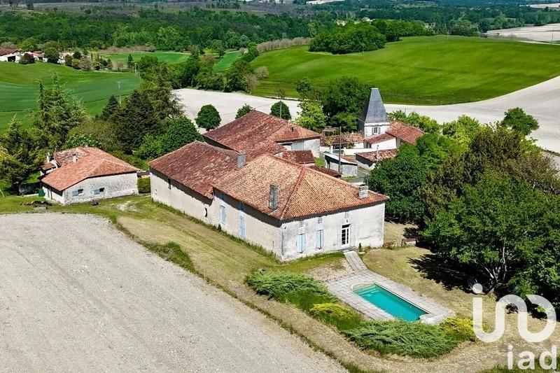 Maison - 414 m² - 18 pièces