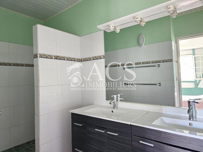 Maison - 141 m² - 5 pièces