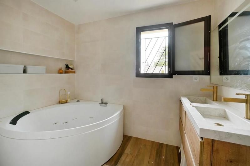 Maison - 139 m² - 5 pièces