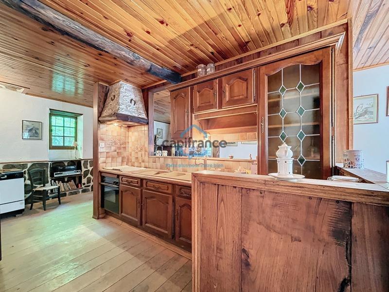 Maison - 330 m² - 10 pièces