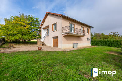 Maison - 90 m² - 5 pièces