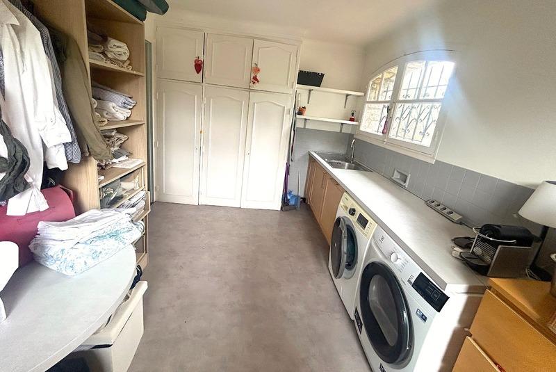 Maison - 196 m² - 7 pièces