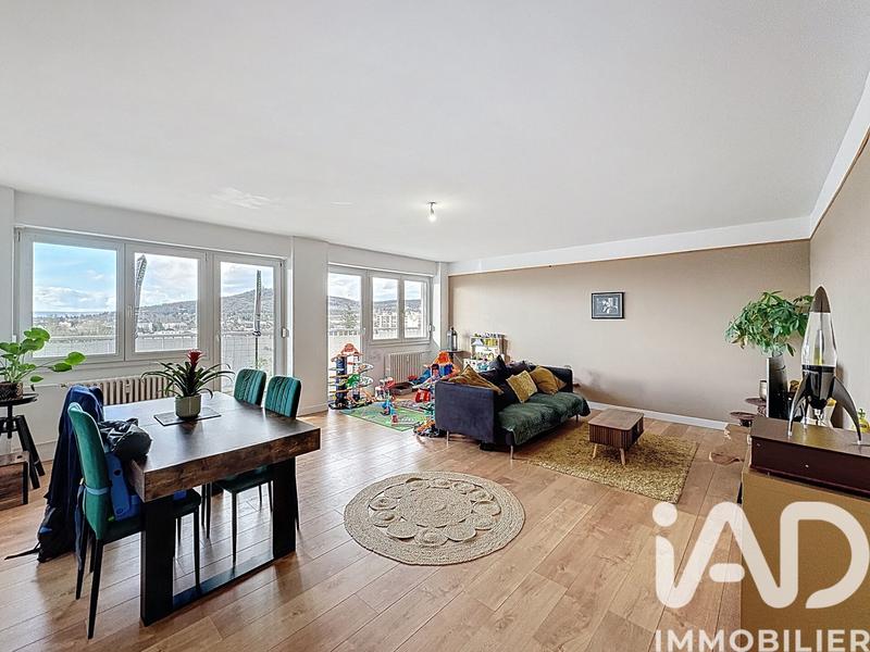 Appartement - 100 m² - 5 pièces