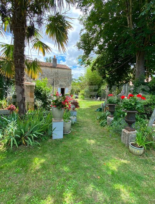 Maison charentaise - 220 m² - 6 pièces