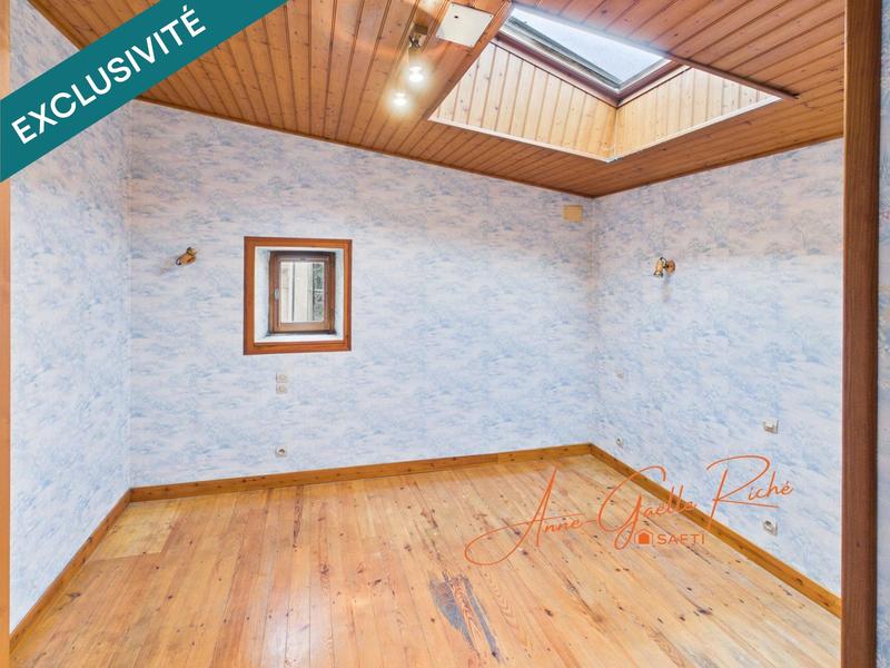 Maison - 317 m² - 10 pièces