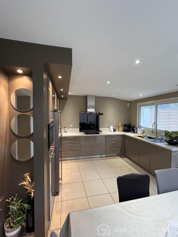 Maison - 140 m² - 6 pièces