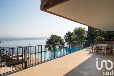 Maison - 175 m² - 9 pièces