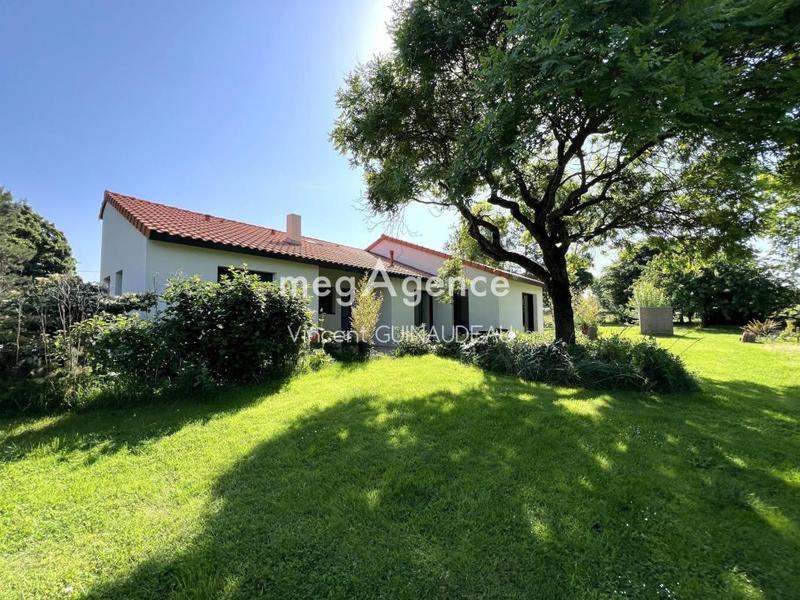 Maison - 180 m² - 8 pièces