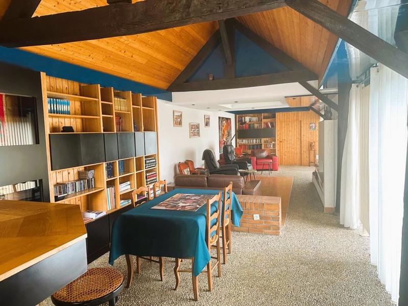 Maison - 236 m² - 11 pièces