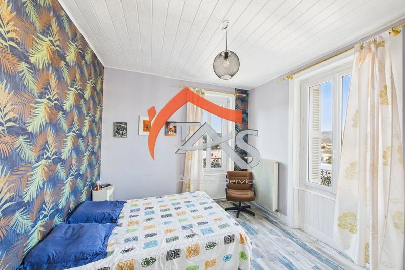 Appartement - 125 m² - 5 pièces