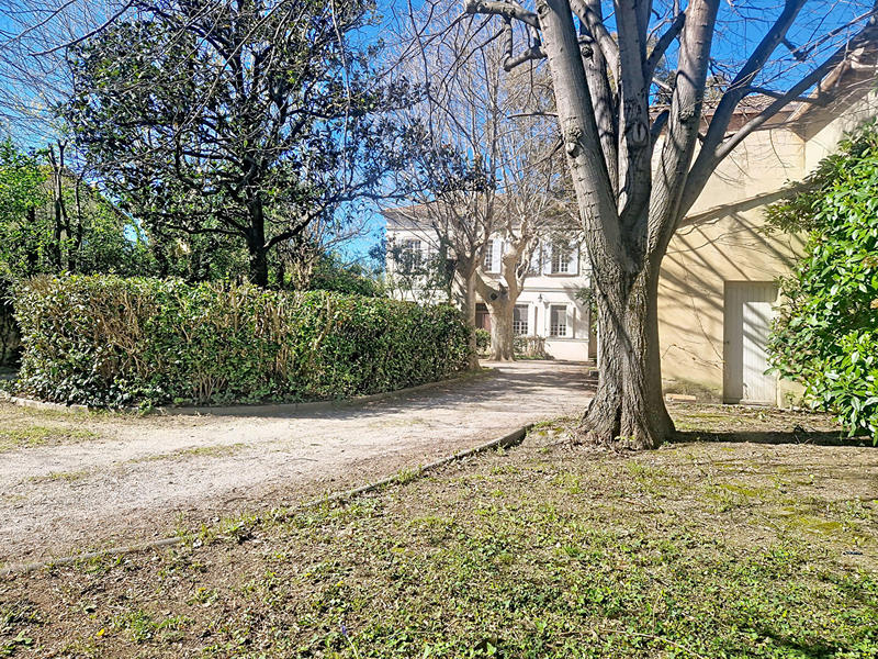 Demeure - 255 m² - 9 pièces