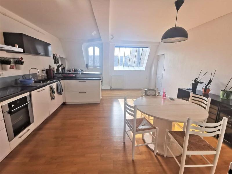 Appartement - 90 m² - 4 pièces