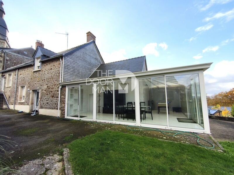 Propriété - 300 m² - 17 pièces