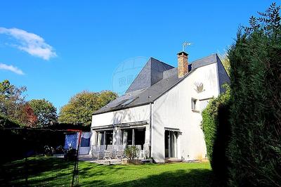 Maison - 300 m² - 10 pièces