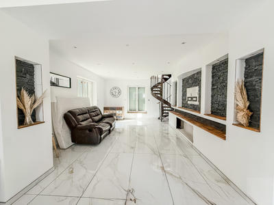 Maison - 175 m² - 7 pièces