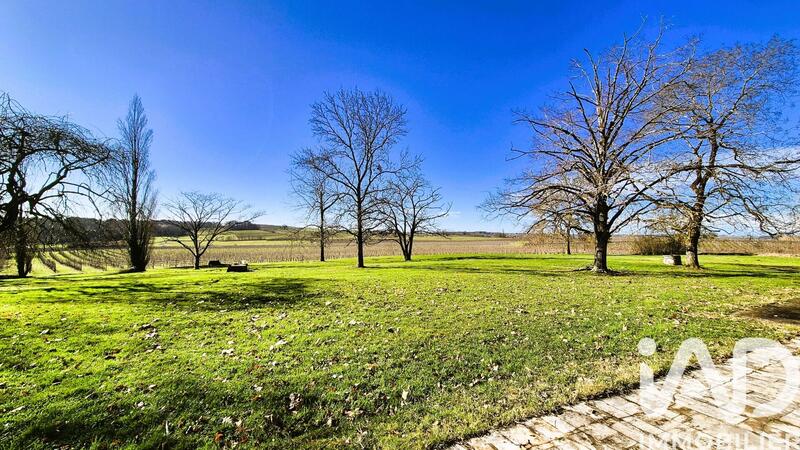 Maison - 379 m² - 10 pièces