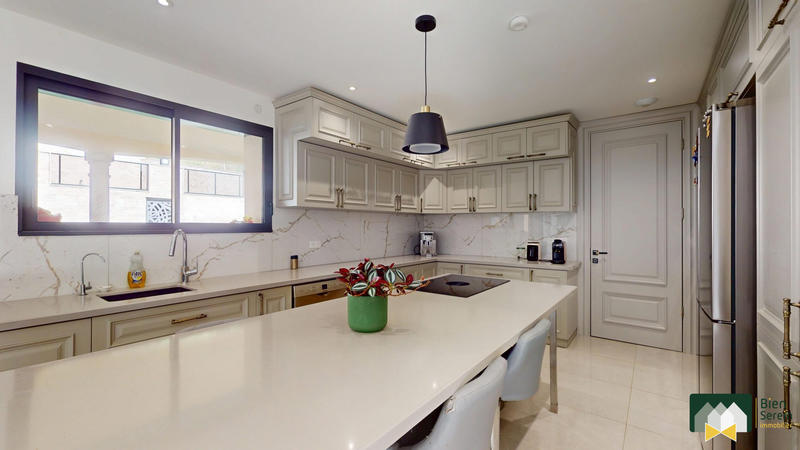 Villa - 315 m² - 8 pièces