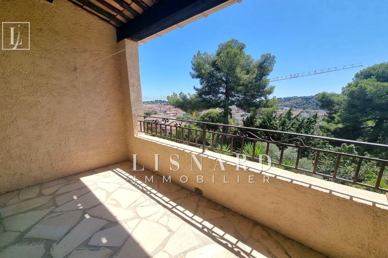 Villa - 90 m² - 4 pièces