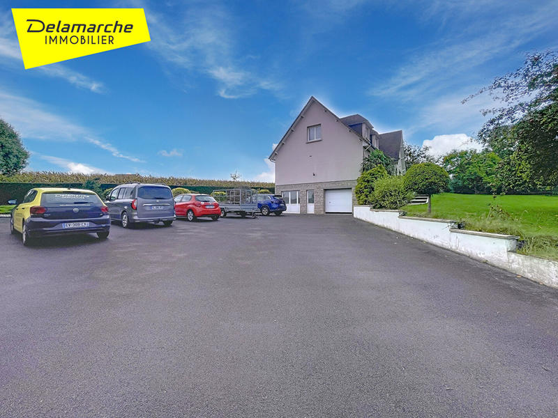 Maison - 220 m² - 8 pièces