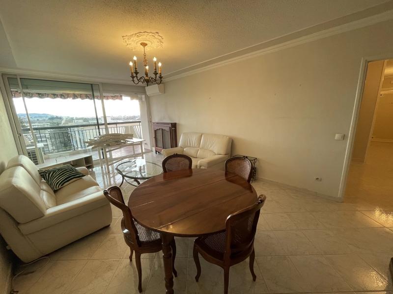 Appartement - 99 m² - 4 pièces