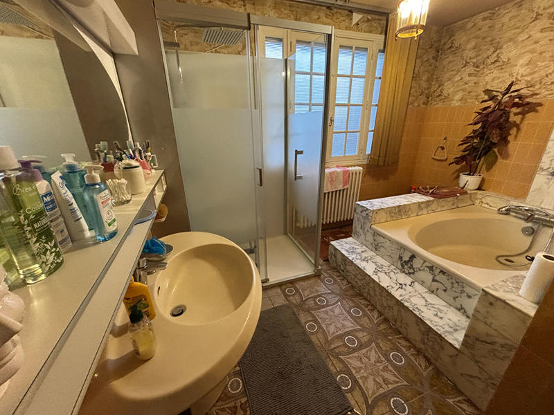 Maison - 285 m² - 11 pièces