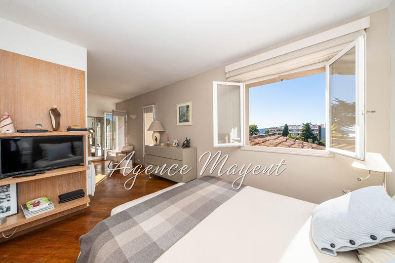 Maison - 220 m² - 5 pièces