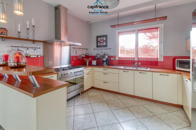 Propriété - 175 m² - 6 pièces