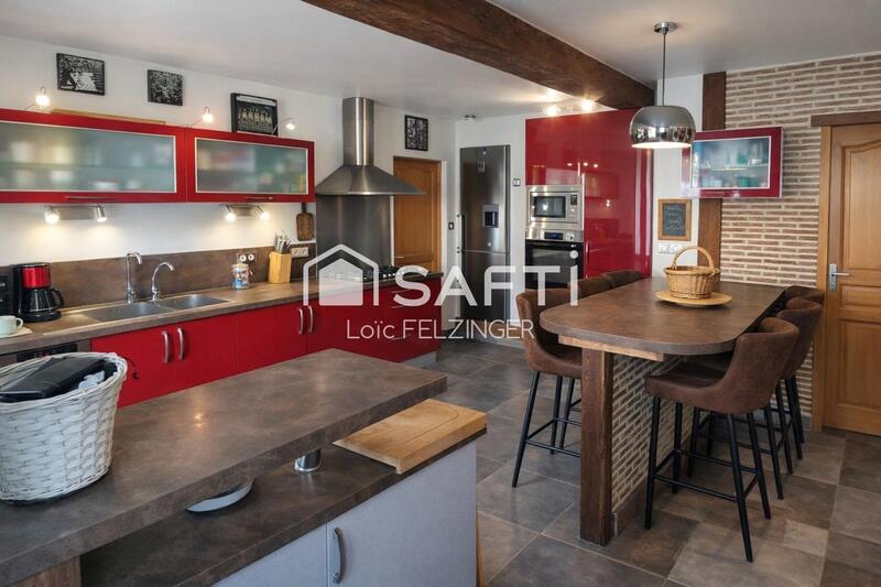 Maison - 207 m² - 7 pièces