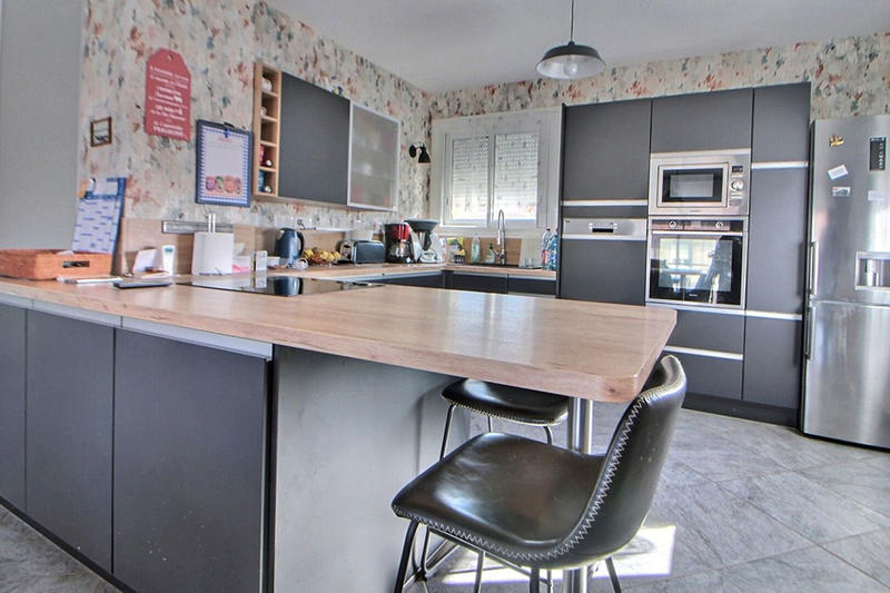 Maison - 90 m² - 5 pièces