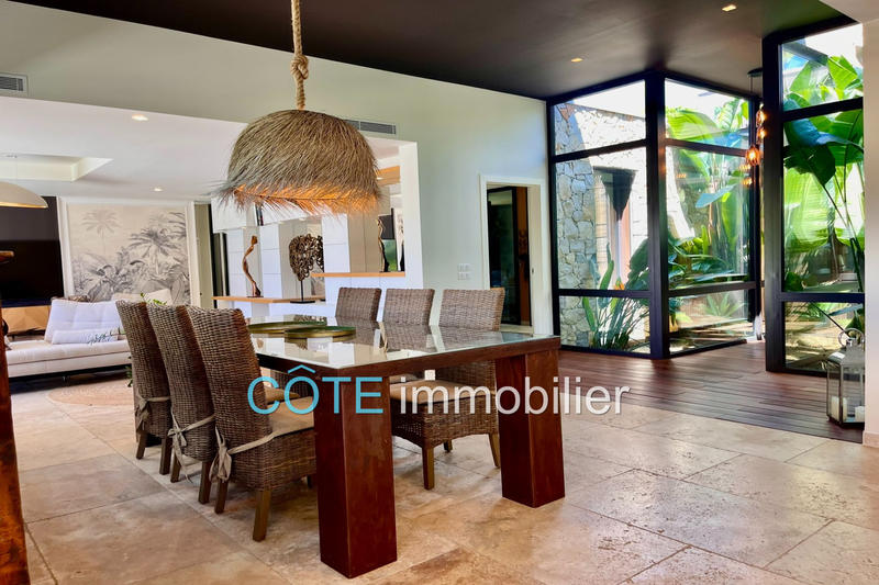 Demeure - 257 m² - 5 pièces