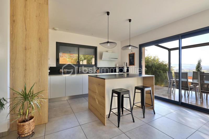 Villa - 147 m² - 6 pièces