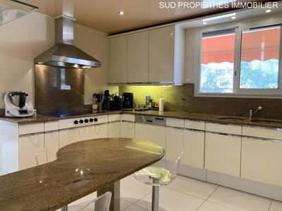 Mas - 300 m² - 7 pièces