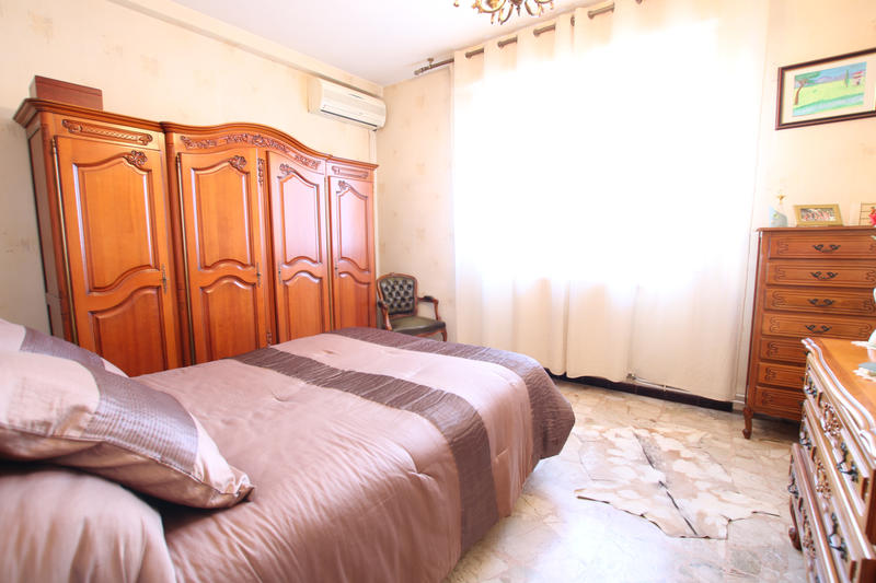 Maison - 230 m² - 9 pièces