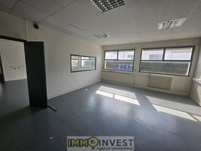 Bureau - 121 m² - 9 pièces