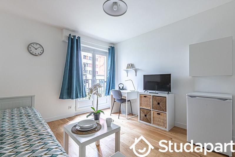 Chambre - 11 m² - 1 pièce