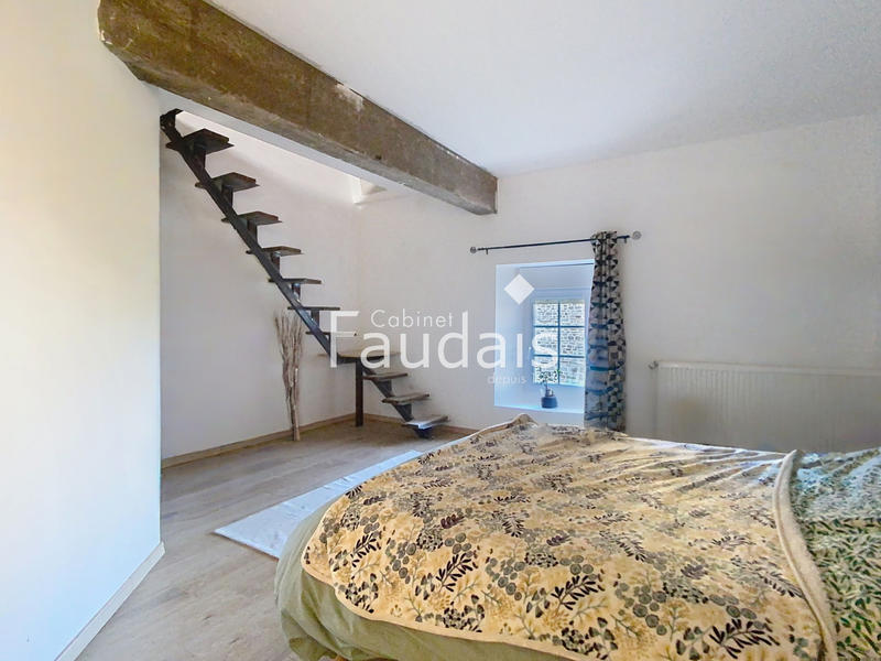 Maison - 382 m² - 13 pièces