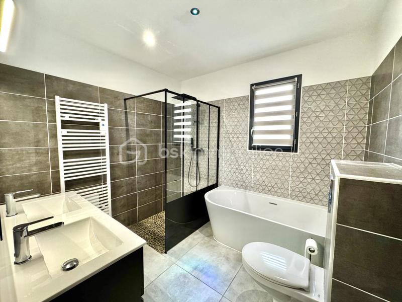 Maison - 134 m² - 7 pièces