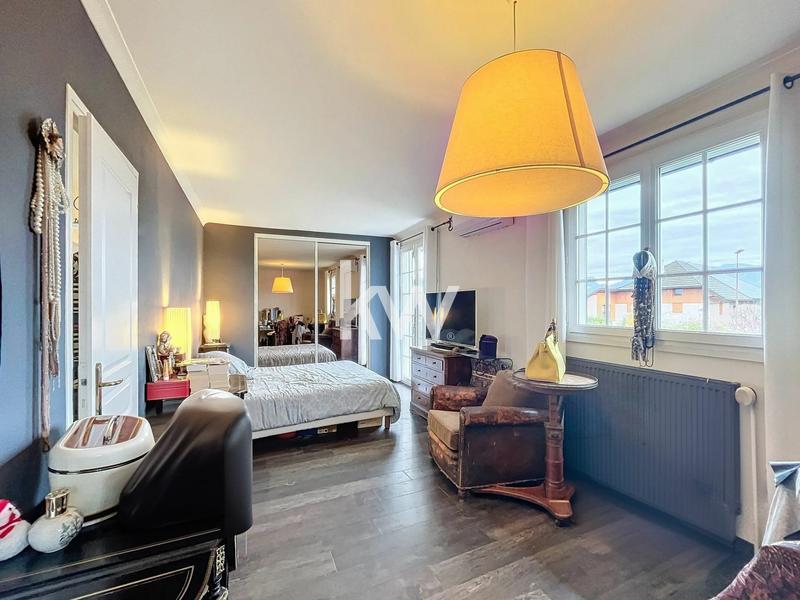 Maison - 200 m² - 7 pièces