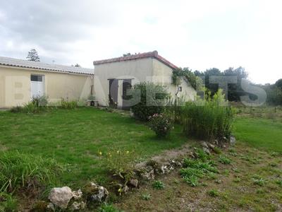 Maison - 90 m² - 5 pièces