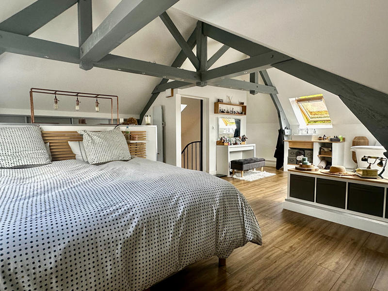 Maison - 200 m² - 9 pièces