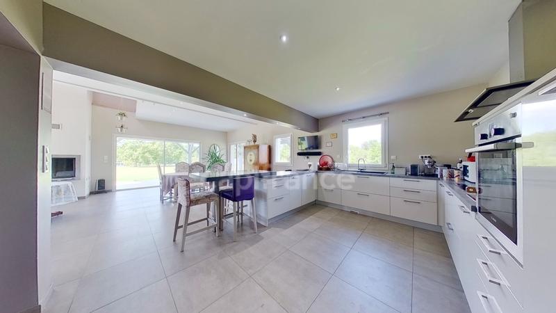 Villa - 195 m² - 6 pièces