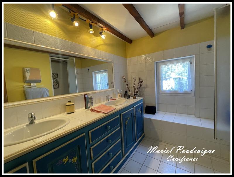 Maison - 212 m² - 8 pièces