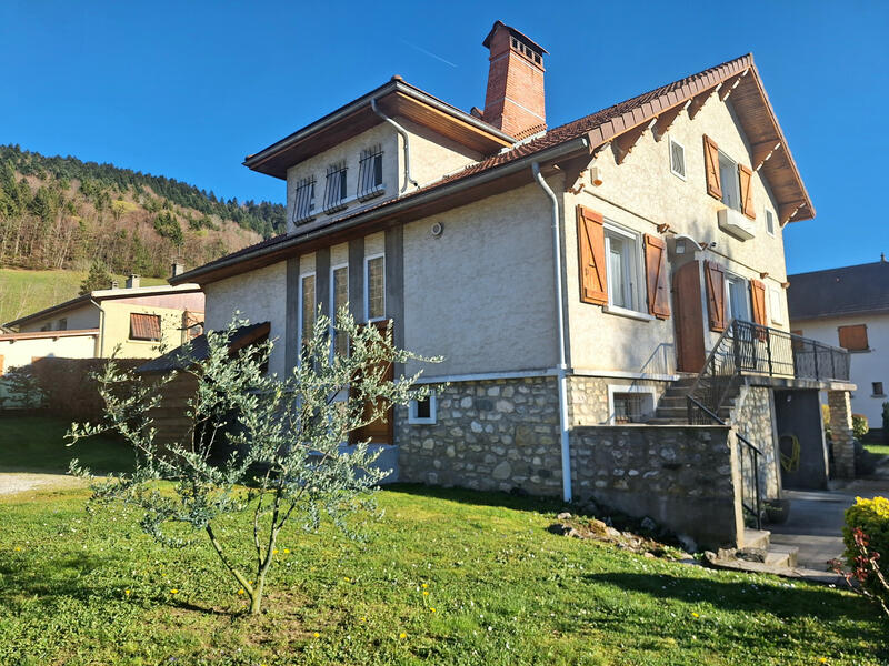 Maison - 177 m² - 8 pièces