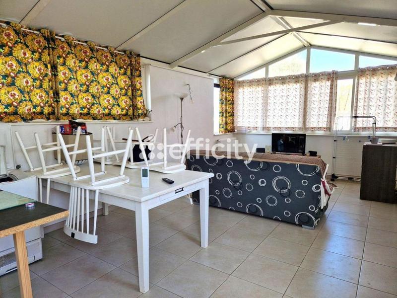 Maison - 170 m² - 9 pièces