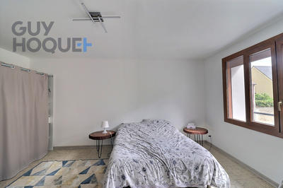 Maison - 225 m² - 8 pièces