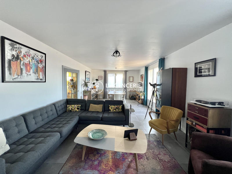 Maison - 250 m² - 8 pièces