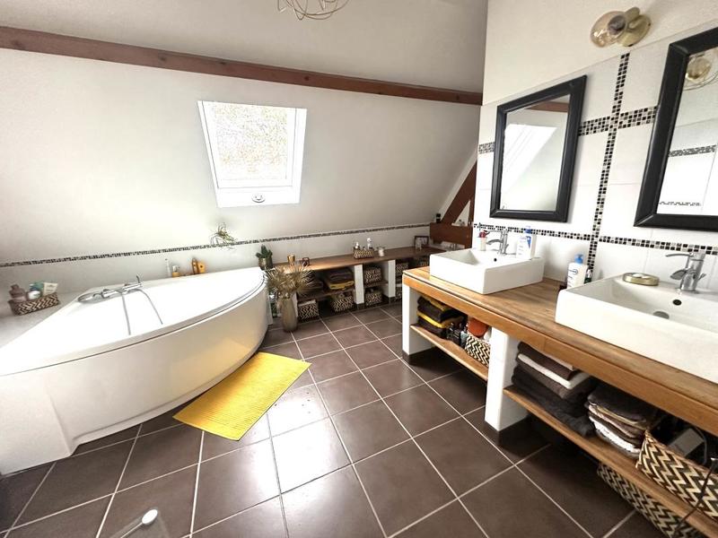 Maison - 200 m² - 7 pièces