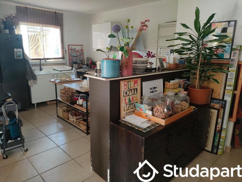 Chambre - 11 m² - 1 pièce